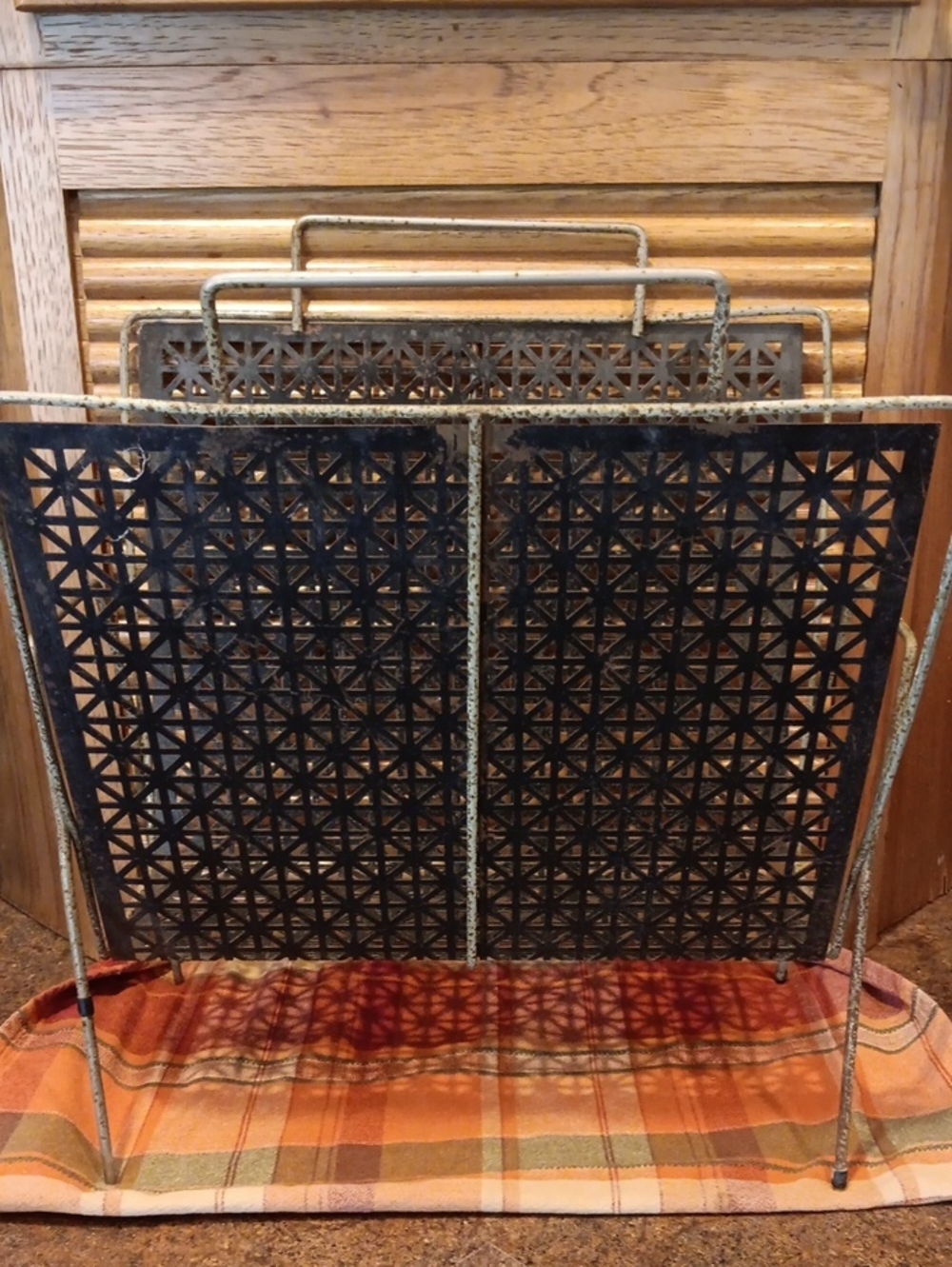 Vintage 60's Metal Magazine Rack. 15 1/2" H X 13 1/2W X 9 1/2"D (At Top) *Rusty